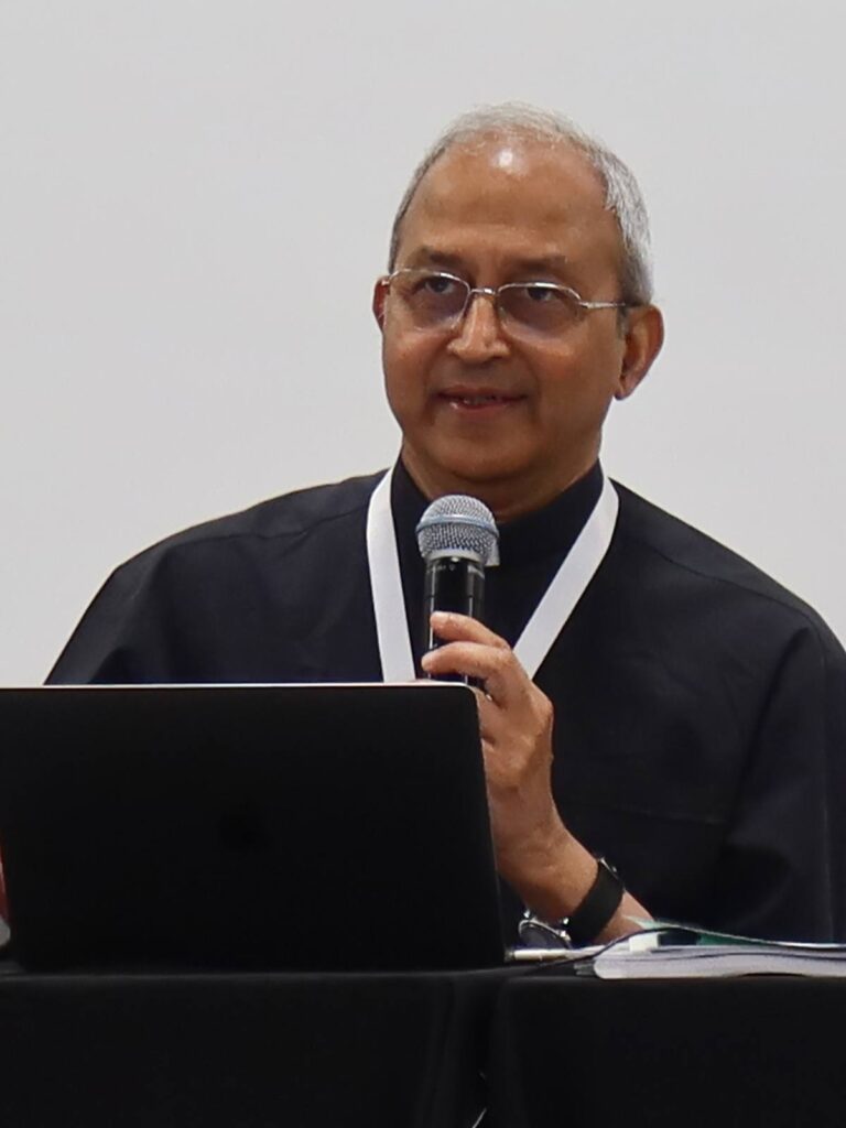 Père Mathew Vattamattam, CMF, Supérieur général des Clarétains