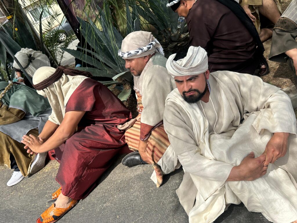 Brazos Abiertos, viacrucis